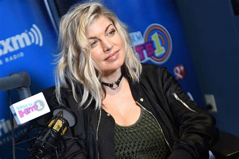 Fergie naked pictures to promote new album Double Dutchess